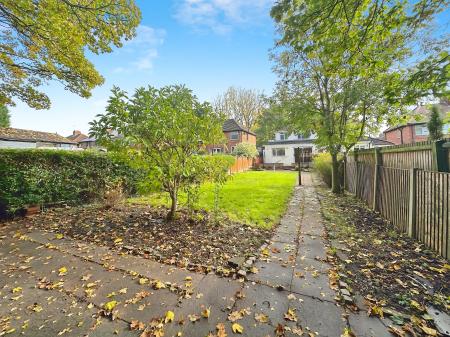 3 bedroom Semi-detached house for sale in Cadman Crescent, Fallings Park, Wolverhampton, WV10