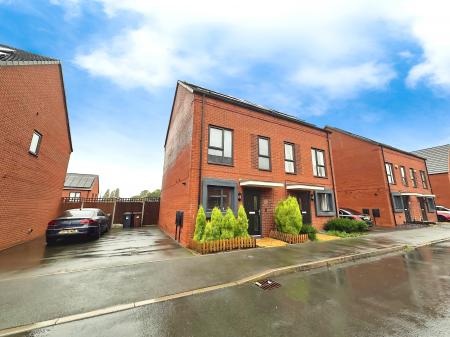 3 bedroom Semi-detached house for sale in Comet Drive, Oxley, Wolverhampton, WV10