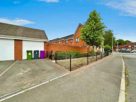 3 bedroom End of terrace house for sale in Constantine Way, Bilston, WV14