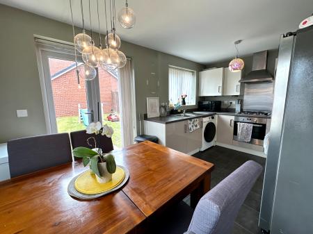 3 bedroom End of terrace house for sale in Constantine Way, Bilston, WV14