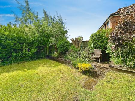 3 bedroom Semi-detached house for sale in Deyncourt Road, Wednesfield, Wolverhampton, WV10