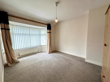 3 bedroom Semi-detached house for sale in Deyncourt Road, Wednesfield, Wolverhampton, WV10