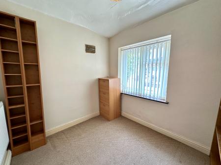 3 bedroom Semi-detached house for sale in Deyncourt Road, Wednesfield, Wolverhampton, WV10