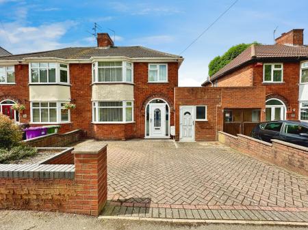 3 bedroom Semi-detached house for sale in Deyncourt Road, Wednesfield, Wolverhampton, WV10