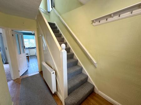 3 bedroom Semi-detached house for sale in Deyncourt Road, Wednesfield, Wolverhampton, WV10