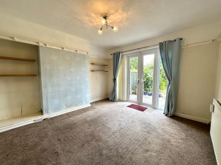 3 bedroom Semi-detached house for sale in Deyncourt Road, Wednesfield, Wolverhampton, WV10