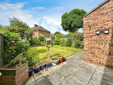 3 bedroom Semi-detached house for sale in Deyncourt Road, Wednesfield, Wolverhampton, WV10