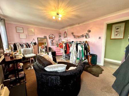 7 bedroom Detached house for sale in The Croft, Engine Meadow