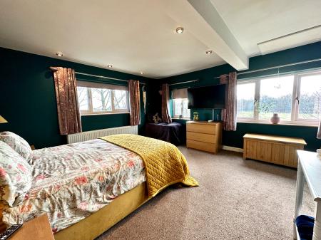 7 bedroom Detached house for sale in The Croft, Engine Meadow