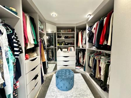 7 bedroom Detached house for sale in The Croft, Engine Meadow