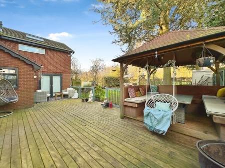 7 bedroom Detached house for sale in The Croft, Engine Meadow