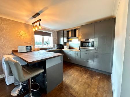 7 bedroom Detached house for sale in The Croft, Engine Meadow