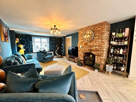 7 bedroom Detached house for sale in The Croft, Engine Meadow