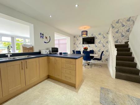 4 bedroom Detached house for sale in Halecroft Avenue, Wednesfield, Wolverhampton, WV11