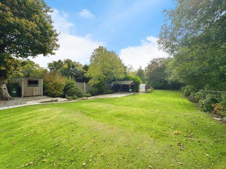 4 bedroom Detached house for sale in High Hill, Essington, Wolverhampton, WV11