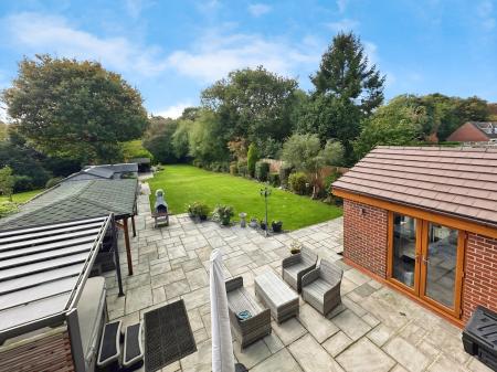 4 bedroom Detached house for sale in High Hill, Essington, Wolverhampton, WV11