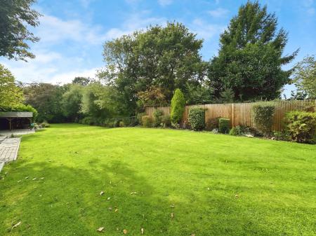 4 bedroom Detached house for sale in High Hill, Essington, Wolverhampton, WV11