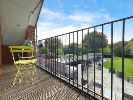 4 bedroom Detached house for sale in High Hill, Essington, Wolverhampton, WV11