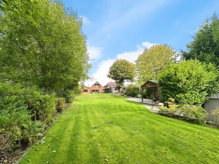 4 bedroom Detached house for sale in High Hill, Essington, Wolverhampton, WV11