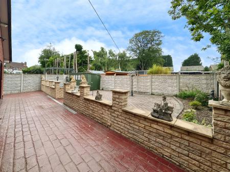 2 bedroom Bungalow for sale in James Street, Willenhall, Wolverhampton, WV13
