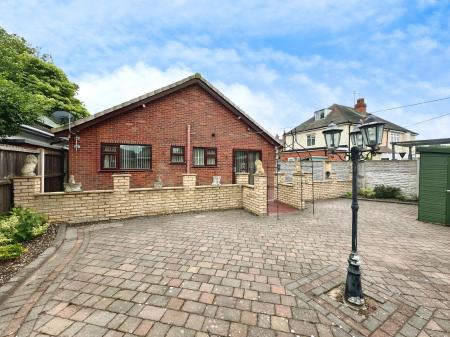 2 bedroom Bungalow for sale in James Street, Willenhall, Wolverhampton, WV13