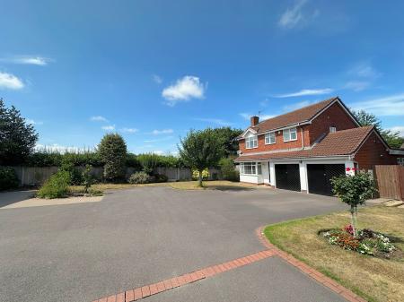 4 bedroom Detached house for sale in Meadow Croft, Perton, Wolverhampton, WV6