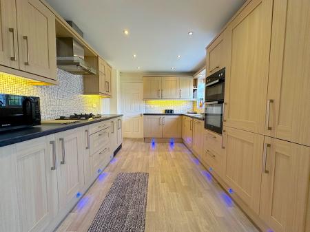 4 bedroom Detached house for sale in Meadow Croft, Perton, Wolverhampton, WV6