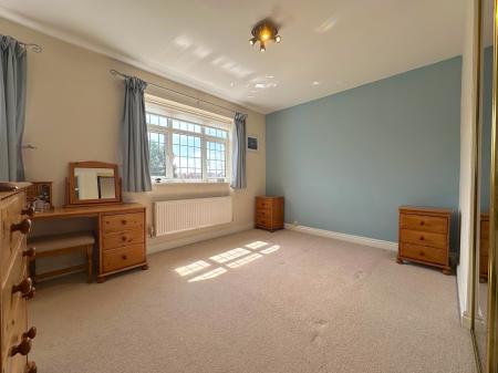 4 bedroom Detached house for sale in Meadow Croft, Perton, Wolverhampton, WV6