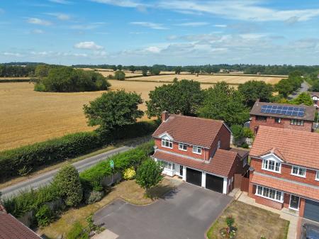 4 bedroom Detached house for sale in Meadow Croft, Perton, Wolverhampton, WV6