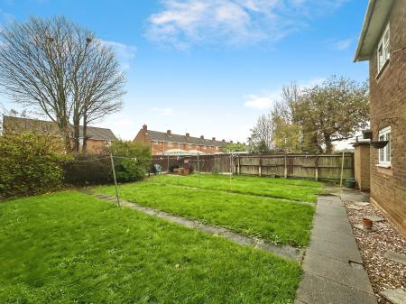 1 bedroom Flat for sale in Ratcliffe Road, Wednesfield, Wolverhampton, WV11