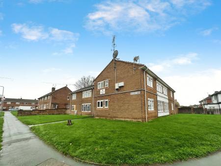 1 bedroom Flat for sale in Ratcliffe Road, Wednesfield, Wolverhampton, WV11