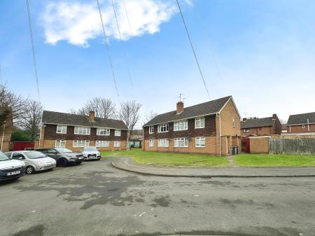1 bedroom Flat for sale in Ryton Close, Wednesfield, Wolverhampton, WV10