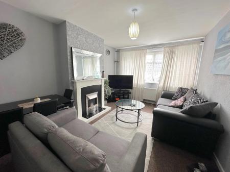 1 bedroom Flat for sale in Ryton Close, Wednesfield, Wolverhampton, WV10