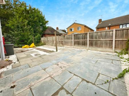 1 bedroom Flat for sale in Ryton Close, Wednesfield, Wolverhampton, WV10