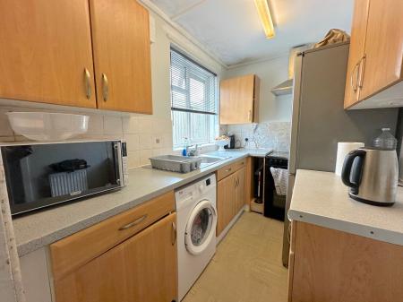 1 bedroom Flat for sale in Ryton Close, Wednesfield, Wolverhampton, WV10