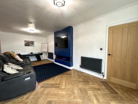 3 bedroom Semi-detached house for sale in Sambrook Road, Wolverhampton, WV10