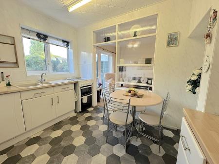 3 bedroom Semi-detached house for sale in Springhill Road, Wednesfield, Wolverhampton, WV11