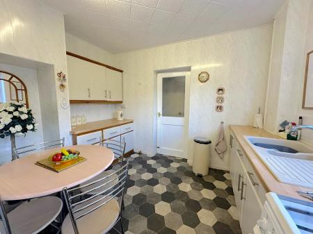 3 bedroom Semi-detached house for sale in Springhill Road, Wednesfield, Wolverhampton, WV11