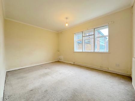 2 bedroom Flat for sale in Stubby Lane, Wednesfield, Wolverhampton, WV11