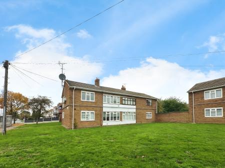 2 bedroom Flat for sale in Stubby Lane, Wednesfield, Wolverhampton, WV11