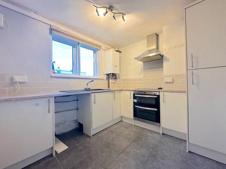 2 bedroom Flat for sale in Stubby Lane, Wednesfield, Wolverhampton, WV11