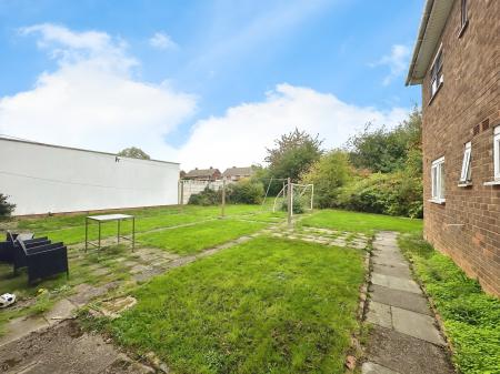 2 bedroom Flat for sale in Stubby Lane, Wednesfield, Wolverhampton, WV11