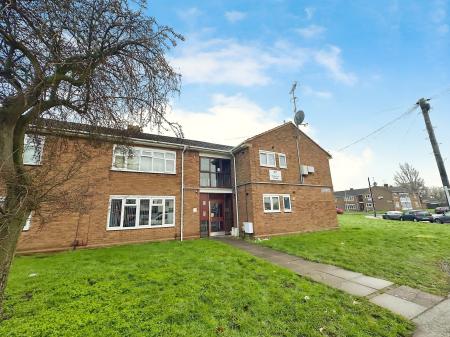 2 bedroom Flat for sale in Stubby Lane, Wednesfield, Wolverhampton, WV11