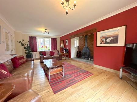 5 bedroom Detached house for sale in Wood Hayes Croft, Westcroft, Wolverhampton, WV10