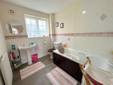 5 bedroom Detached house for sale in Wood Hayes Croft, Westcroft, Wolverhampton, WV10