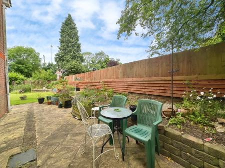 5 bedroom Detached house for sale in Wood Hayes Croft, Westcroft, Wolverhampton, WV10