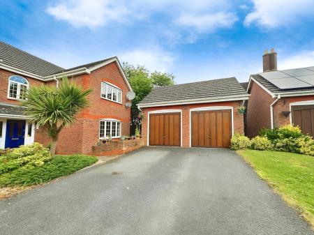 5 bedroom Detached house for sale in Wood Hayes Croft, Westcroft, Wolverhampton, WV10