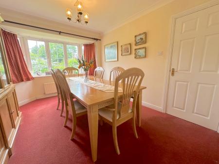 5 bedroom Detached house for sale in Wood Hayes Croft, Westcroft, Wolverhampton, WV10