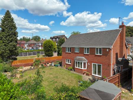 5 bedroom Detached house for sale in Wood Hayes Croft, Westcroft, Wolverhampton, WV10