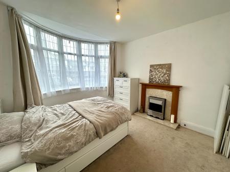 3 bedroom Detached house for sale in Wolverhampton Road, Sedgley, DY3 1RD